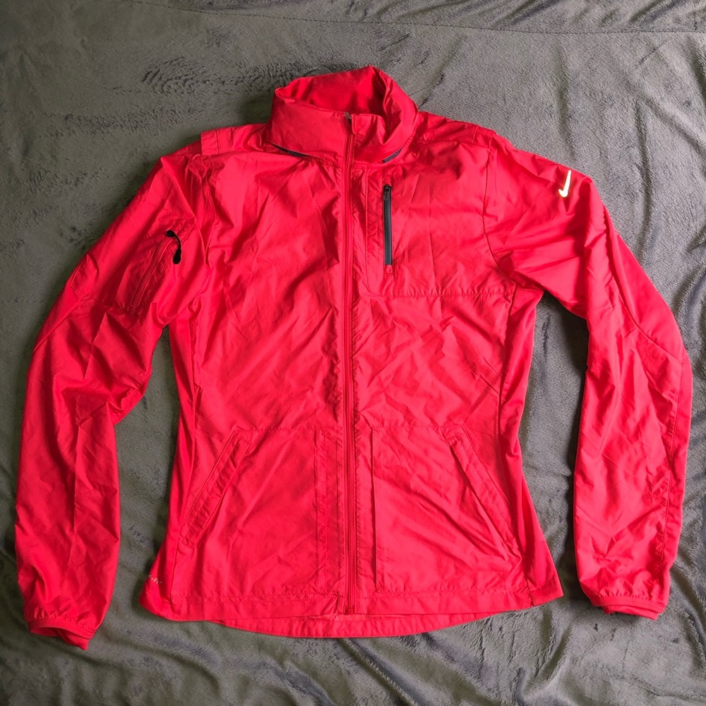 NWOT ❤️ Nike Running Storm Fit Athletic Shirt